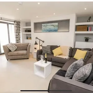  Apartment Hideaway @ The Esplanade United Kingdom