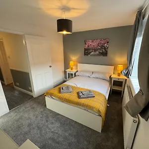Cosy With Parking Close To Centre Exeter